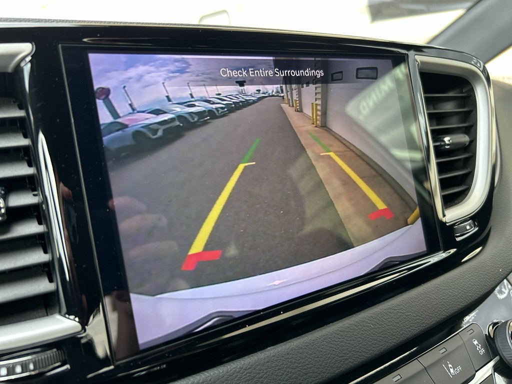 Used 2025 Chrysler Pacifica Select FWD image 19