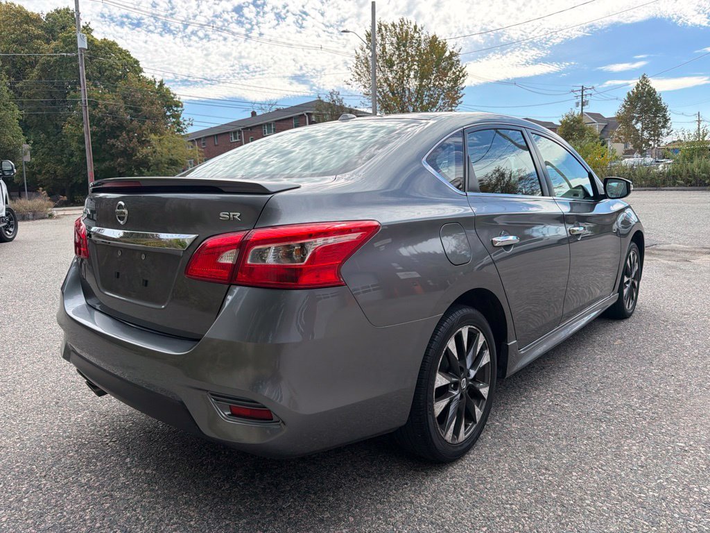 Used 2018 Nissan Sentra SR w/ Technology Package FWD image 6