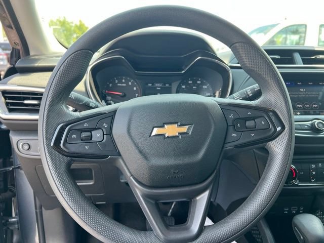 Used 2022 Chevrolet TrailBlazer LT w/ LPO, Blackout Package FWD image 13