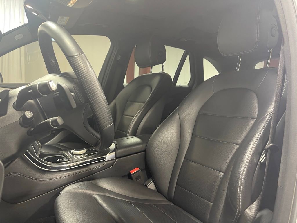 Used 2019 Mercedes-Benz GLC 300 4MATIC image 22
