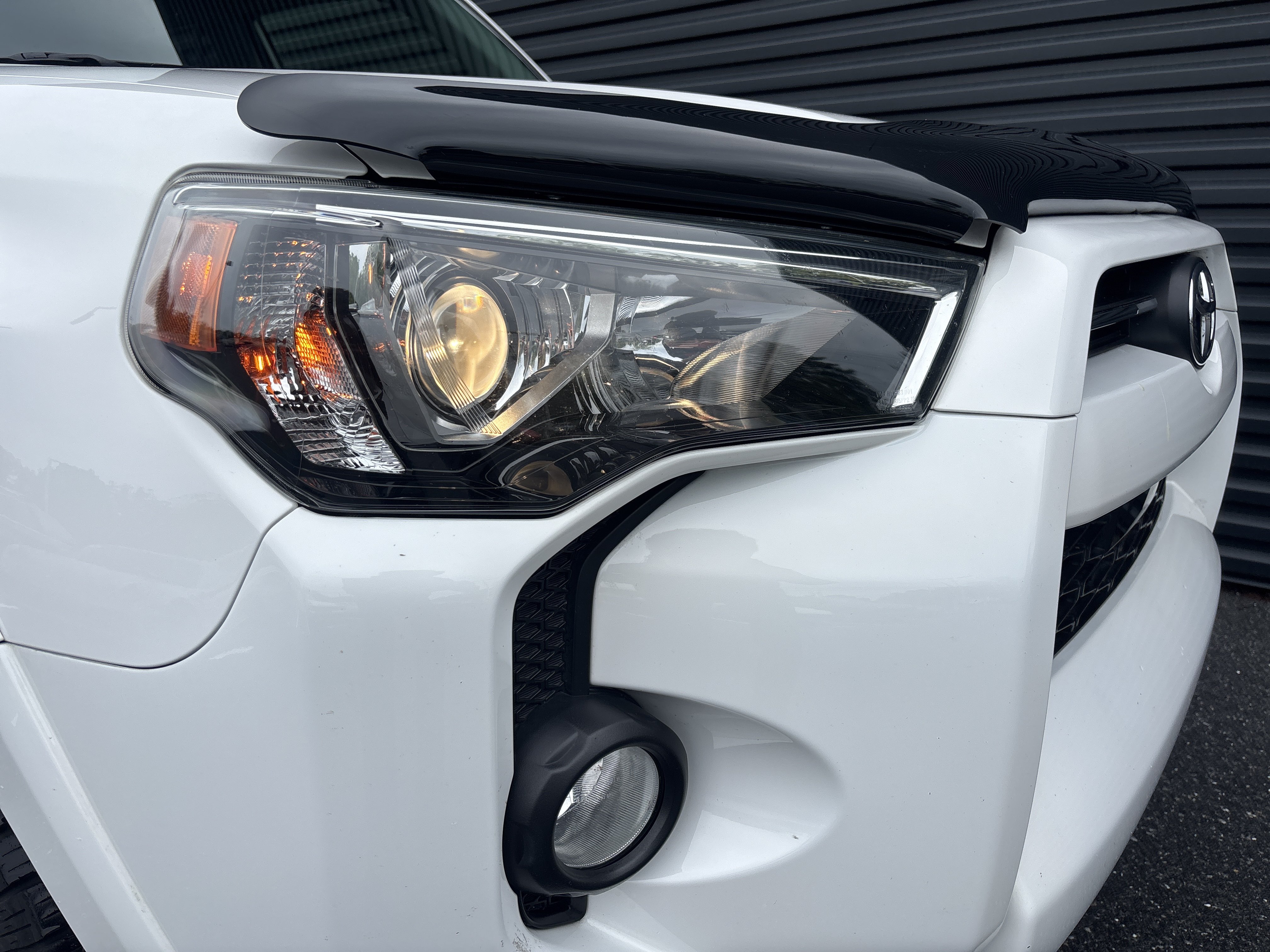 Used 2020 Toyota 4Runner SR5 Premium w/ Moonroof Package AWD/4WD image 25