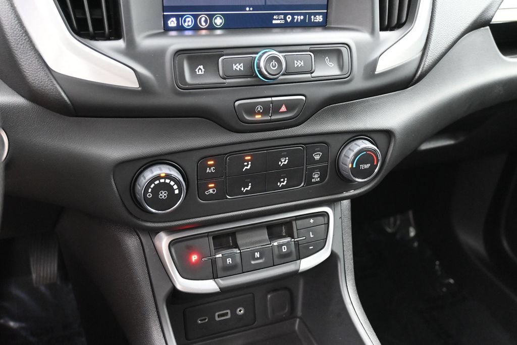 Used 2024 GMC Terrain SLE AWD/4WD image 16