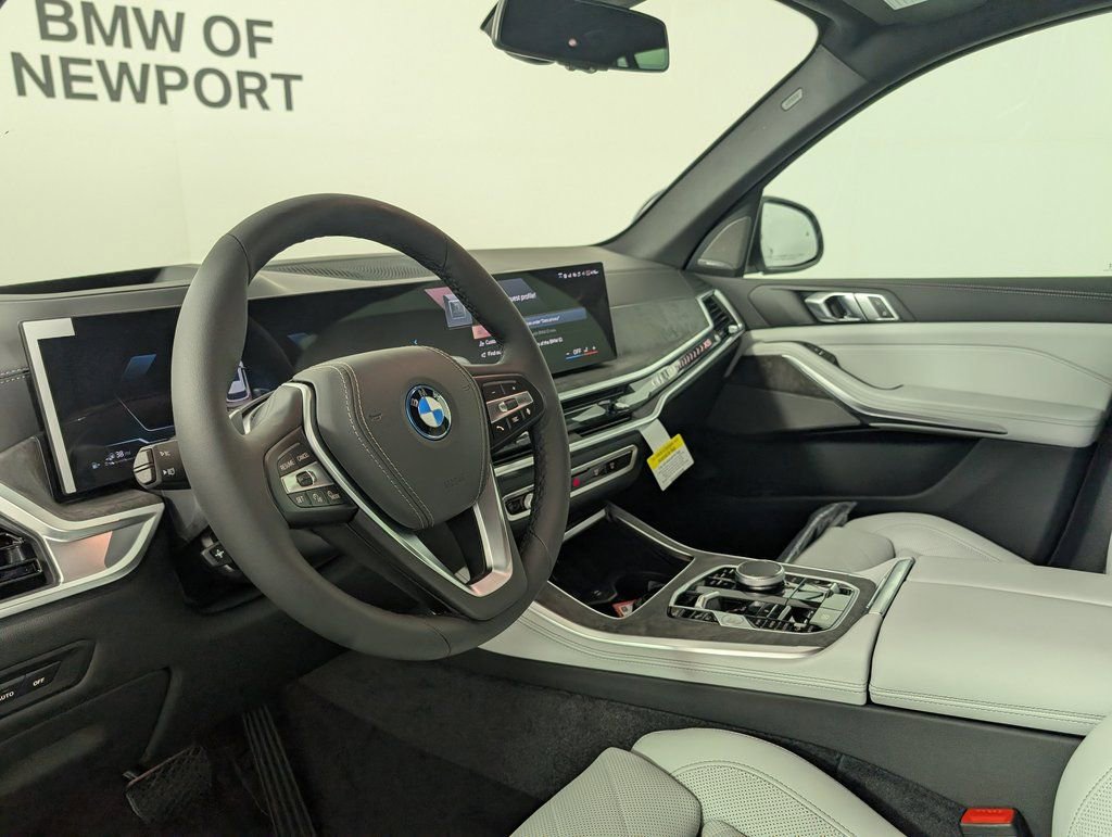 New 2026 BMW X5 xDrive50e image 11