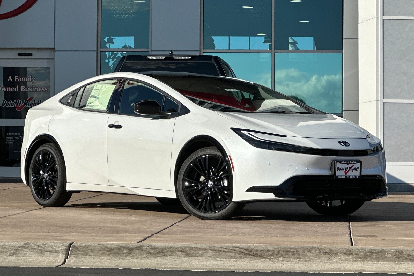 New 2027 Toyota Prius FWD image 2