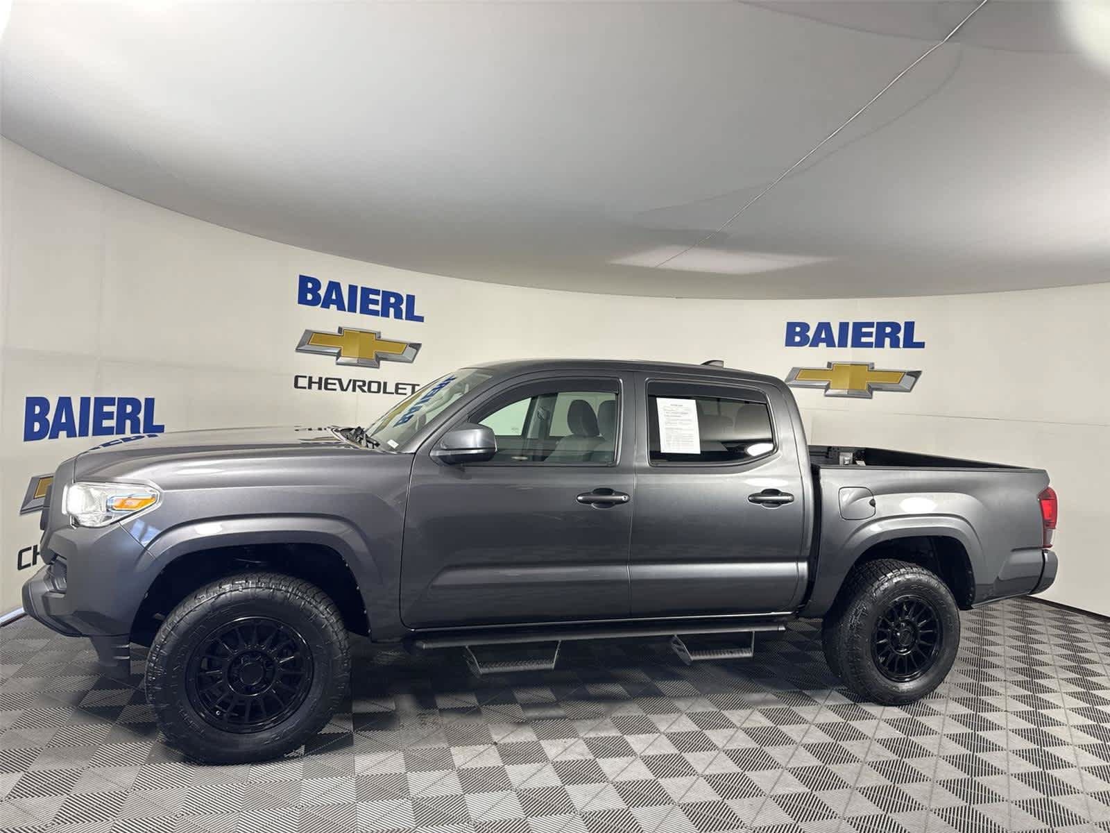 Used 2022 Toyota Tacoma SR AWD/4WD image 2