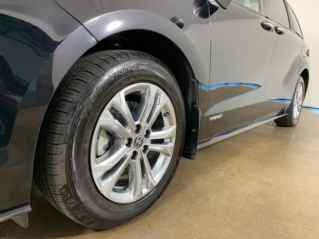 Used 2021 Toyota Sienna Platinum image 40