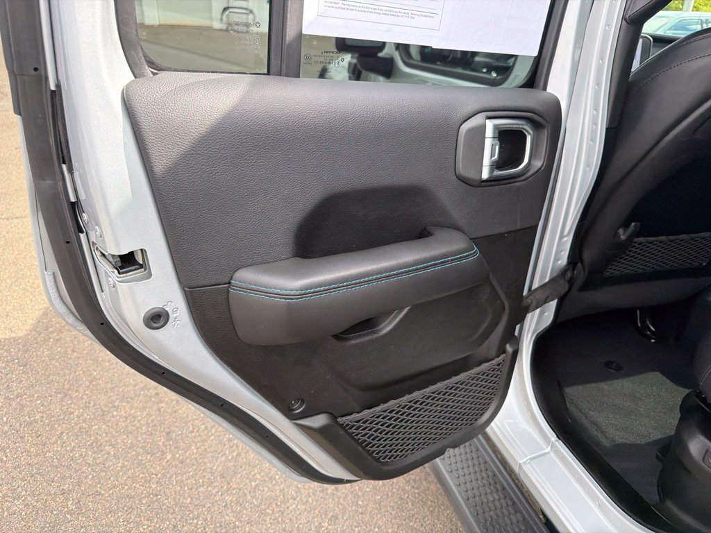 Used 2024 Jeep Wrangler High Altitude AWD/4WD image 14
