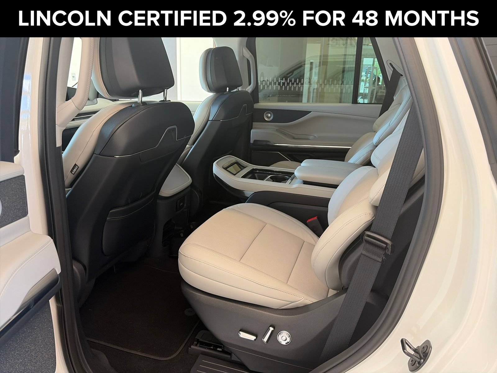Certified 2026 Lincoln Navigator Reserve AWD/4WD image 10