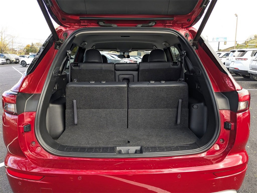 Used 2024 Mitsubishi Outlander SE image 38