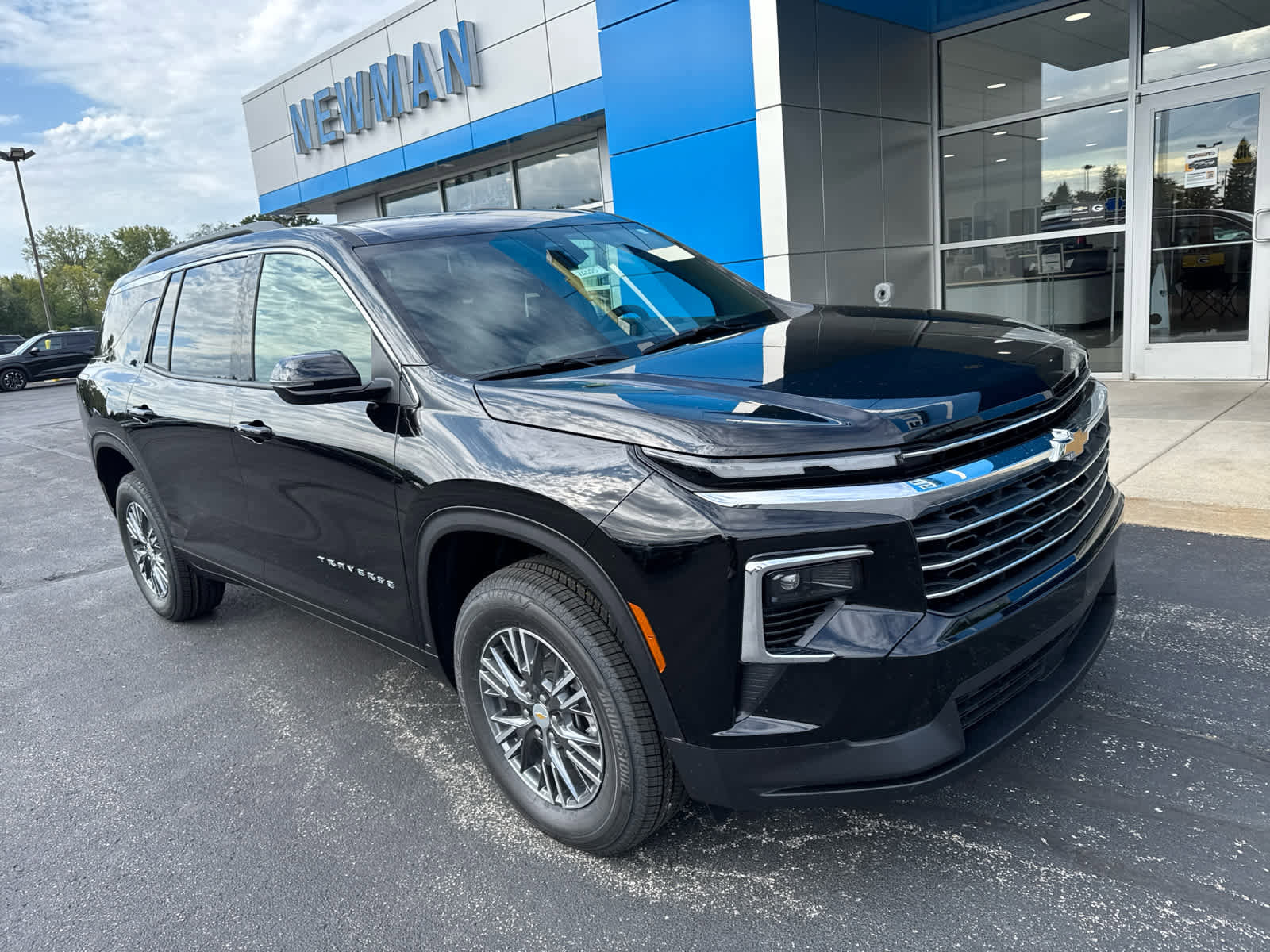 New 2026 Chevrolet Traverse LT image 1