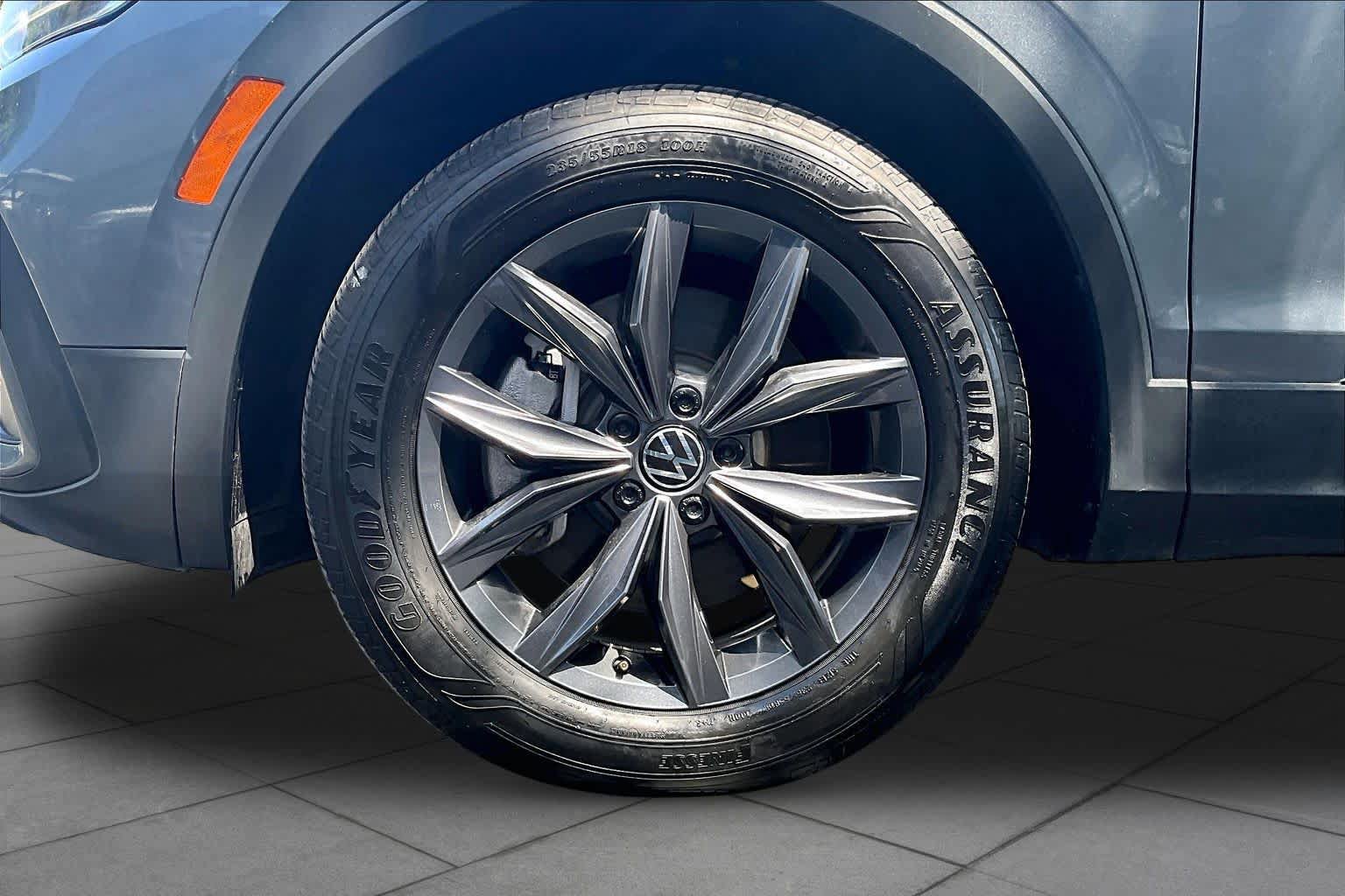 Used 2024 Volkswagen Tiguan SE FWD image 11