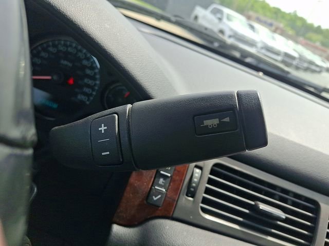 Used 2013 Chevrolet Suburban LT w/ Luxury Package image 14