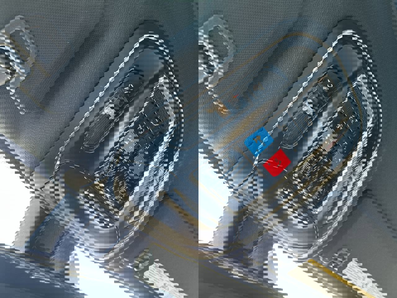 Used 2023 Jeep Grand Cherokee L Laredo image 31