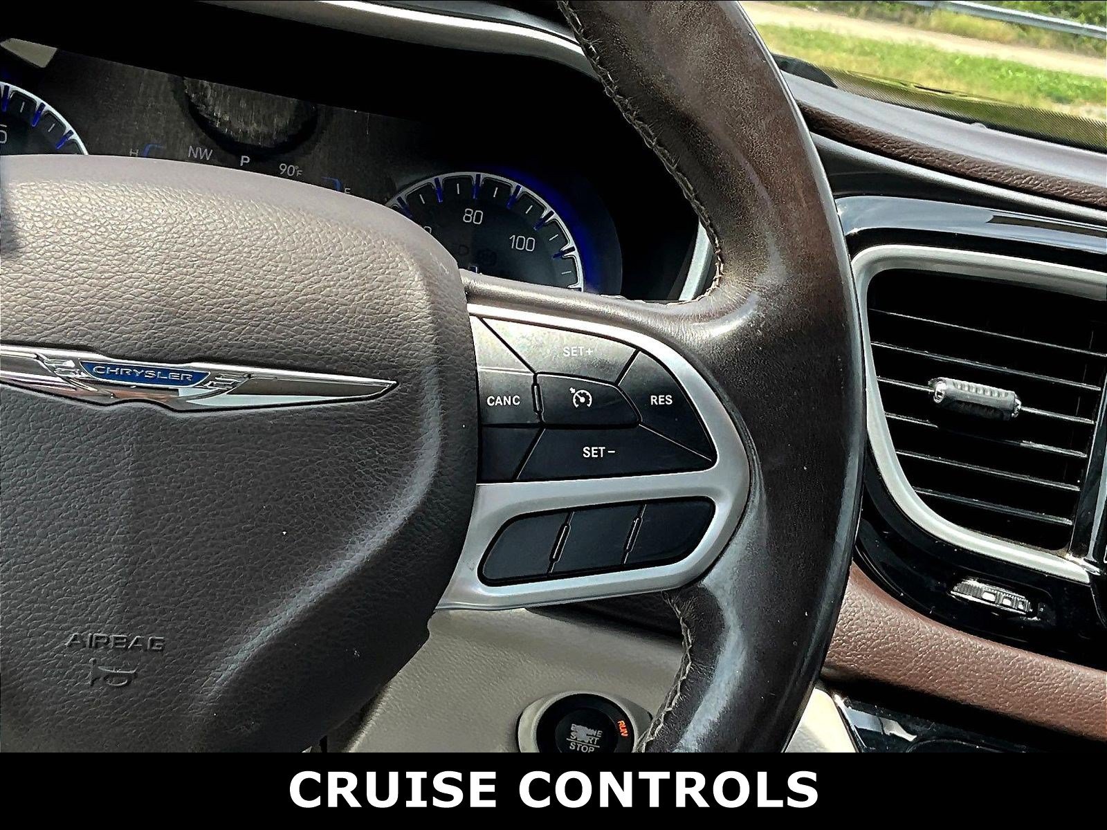 Used 2017 Chrysler Pacifica Touring-L FWD image 7