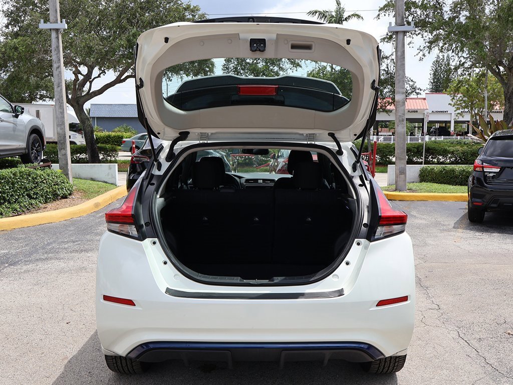 Used 2018 Nissan Leaf SV w/ SV Technology Package image 18