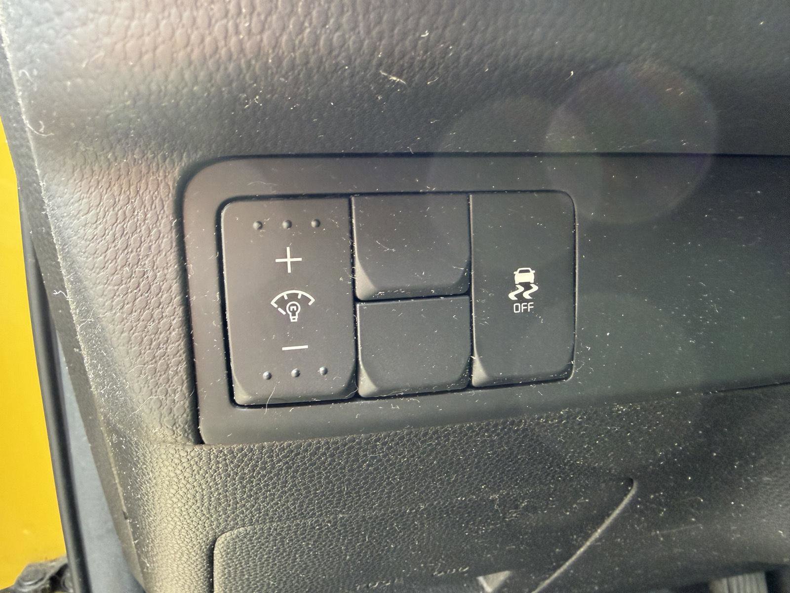 Used 2016 Kia Soul + FWD image 11