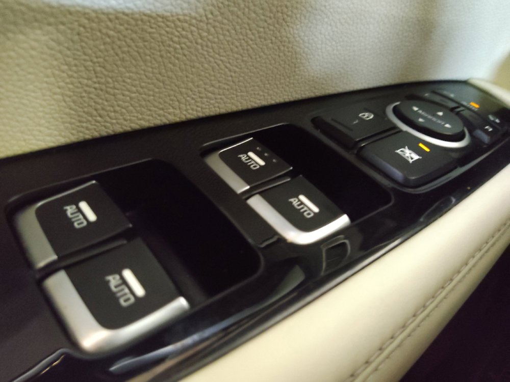 Used 2016 Kia Sorento SX w/ SXL Technology Package FWD image 27