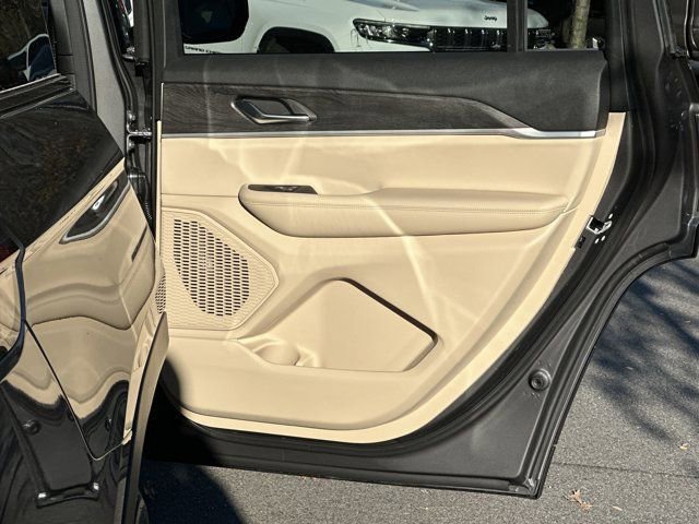 New 2025 Jeep Grand Cherokee L Limited w/ Black Appearance Package image 16