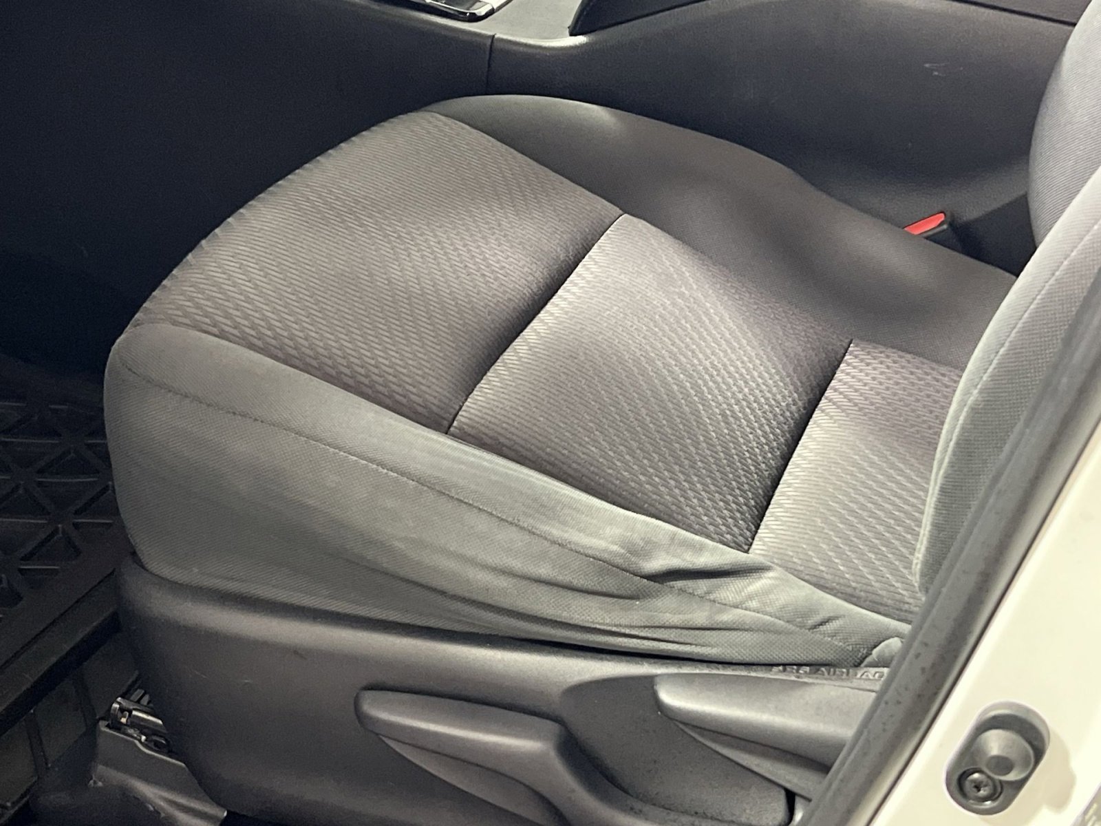 Used 2019 Toyota Highlander LE image 14