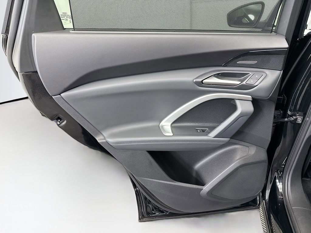 Used 2025 Audi Q5 Premium Plus w/ Premium Plus image 25