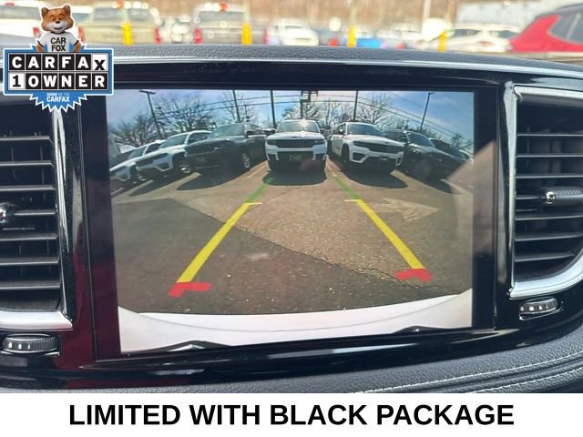 Used 2025 Chrysler Pacifica Limited image 15