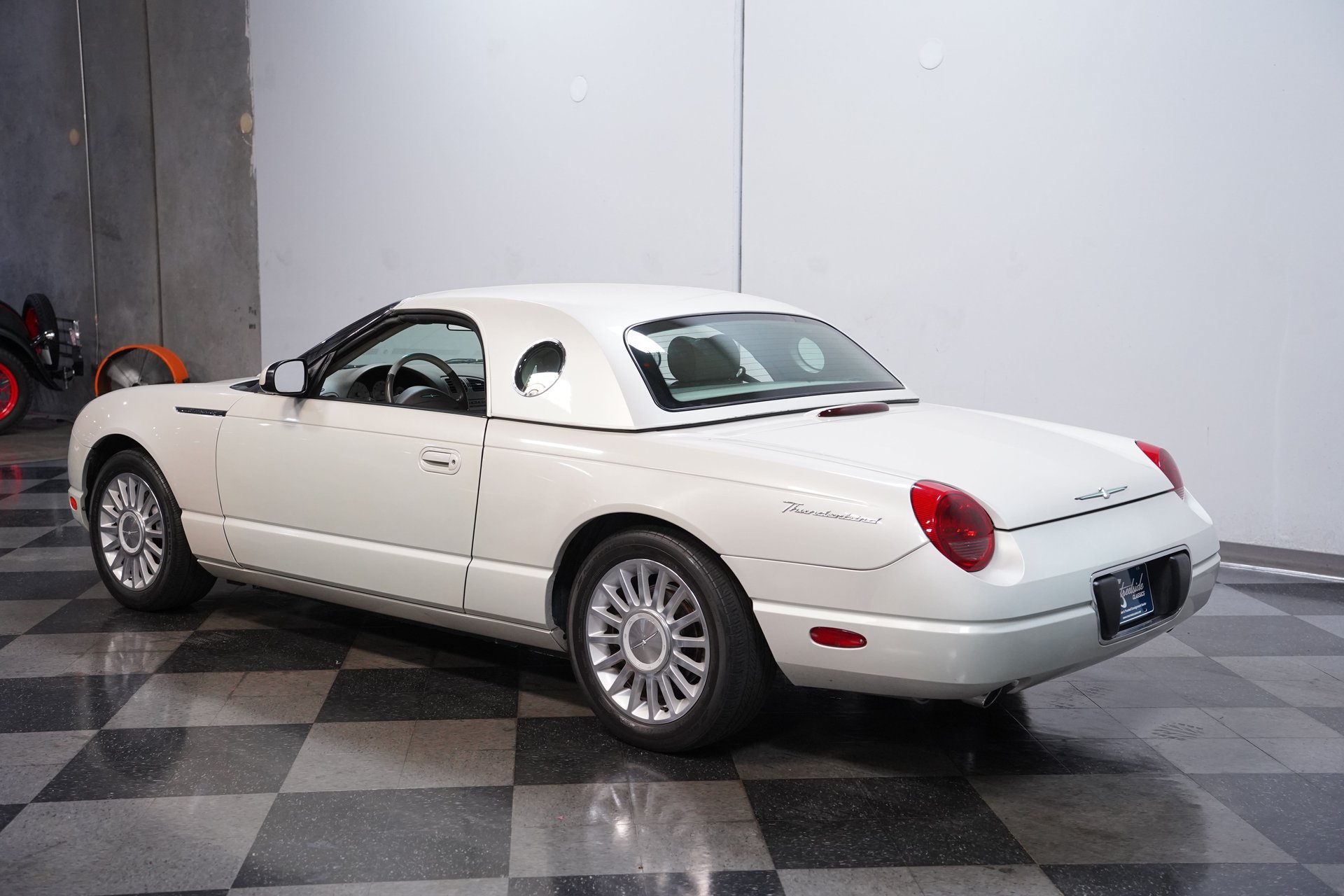 Used 2005 Ford Thunderbird 50th Anniversary RWD image 8