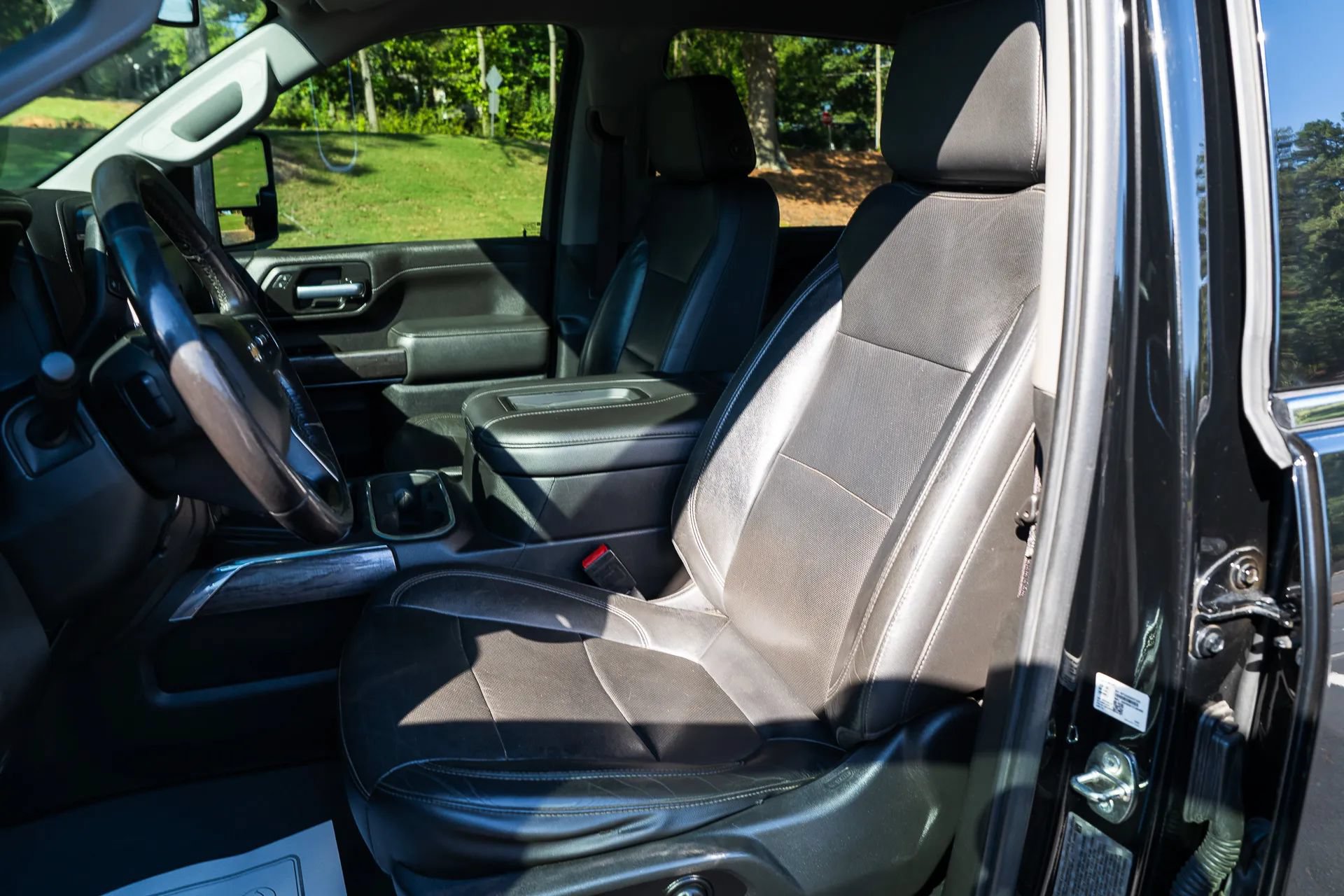Used 2020 Chevrolet Silverado 3500 LTZ w/ LTZ Plus Package AWD/4WD image 17