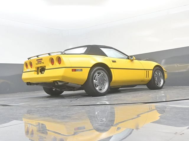 Used 1990 Chevrolet Corvette Convertible RWD image 20