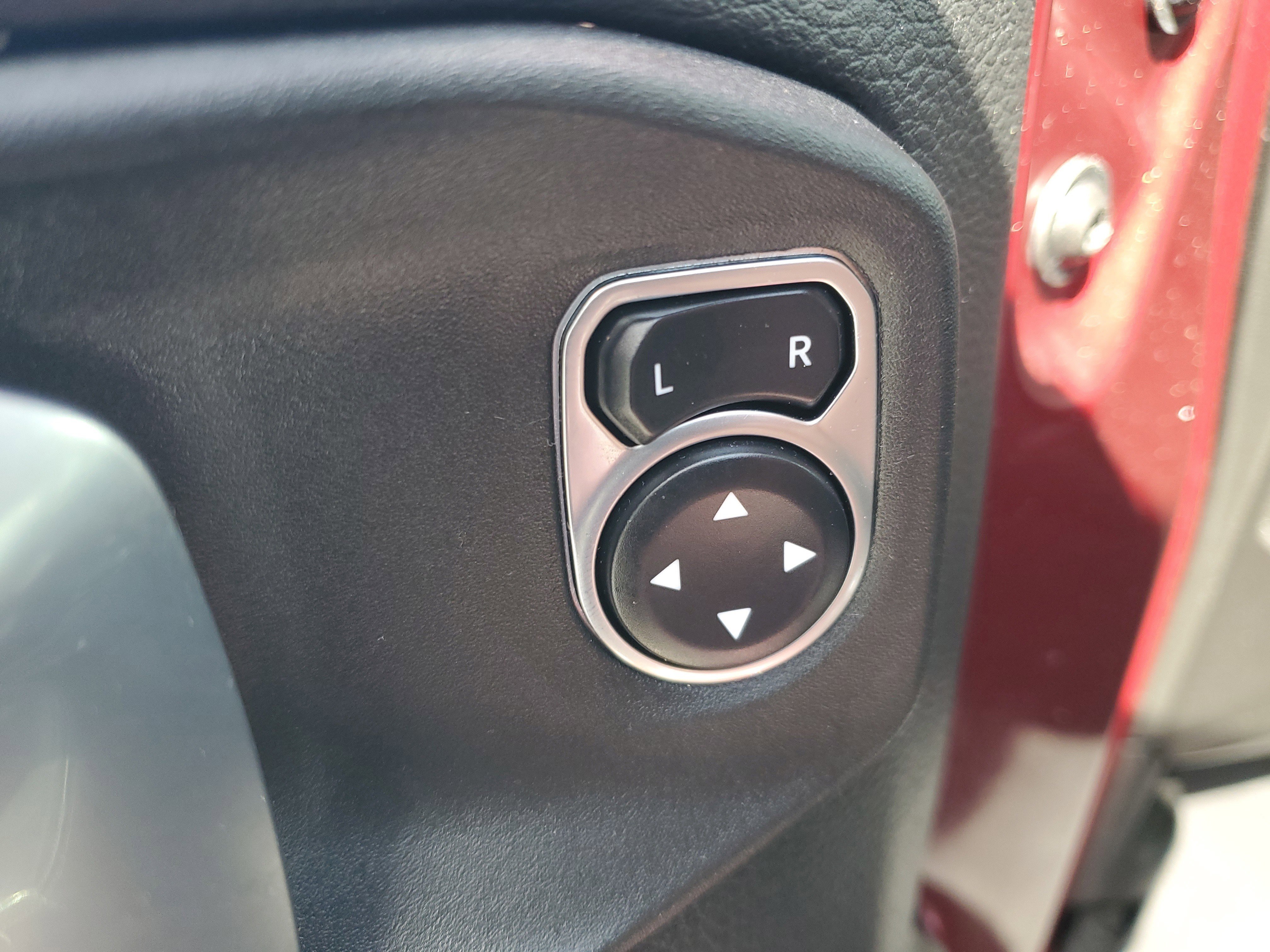 Used 2021 Jeep Wrangler Unlimited Sahara AWD/4WD image 10