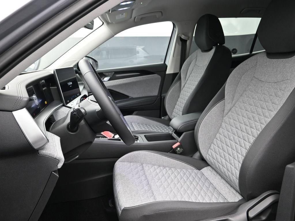 New 2026 Volkswagen Tiguan S image 8