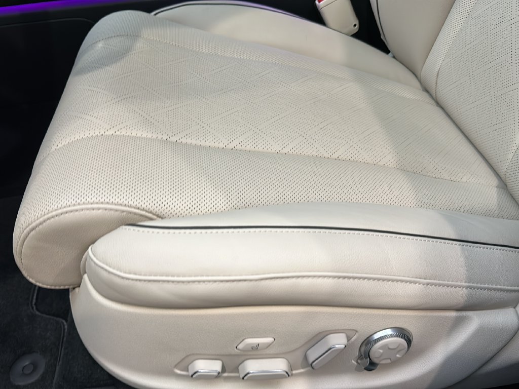 Certified 2025 Genesis GV80 2.5T Prestige AWD/4WD image 12