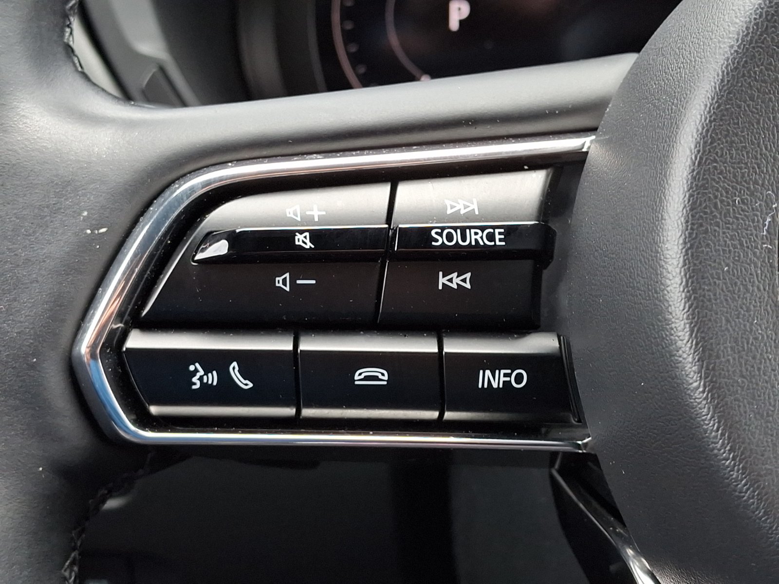 Certified 2025 MAZDA CX-70 Plug-In Hybrid w/ Premium Plus AWD/4WD image 23
