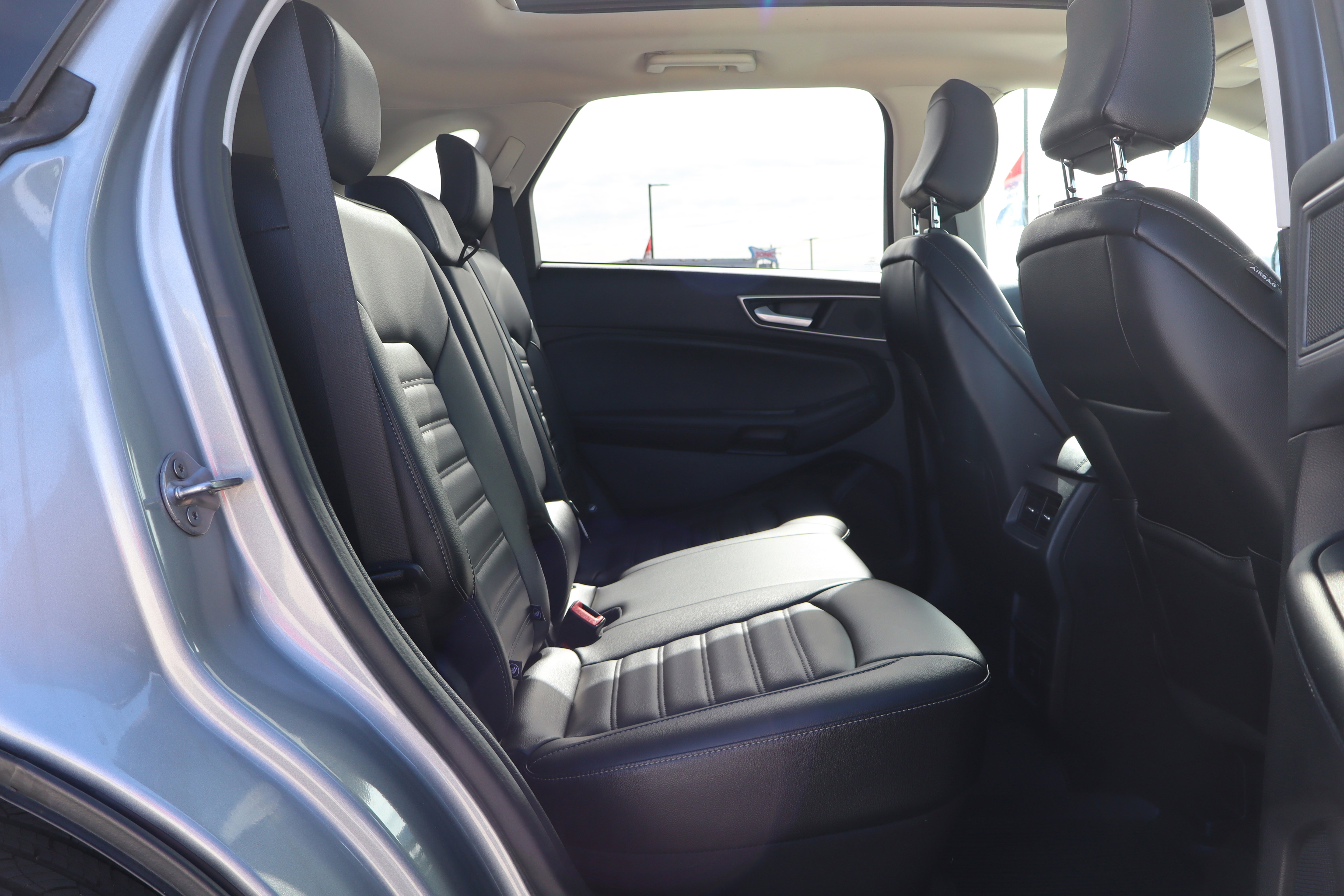 Used 2024 Ford Edge SEL w/ Convenience Package image 12