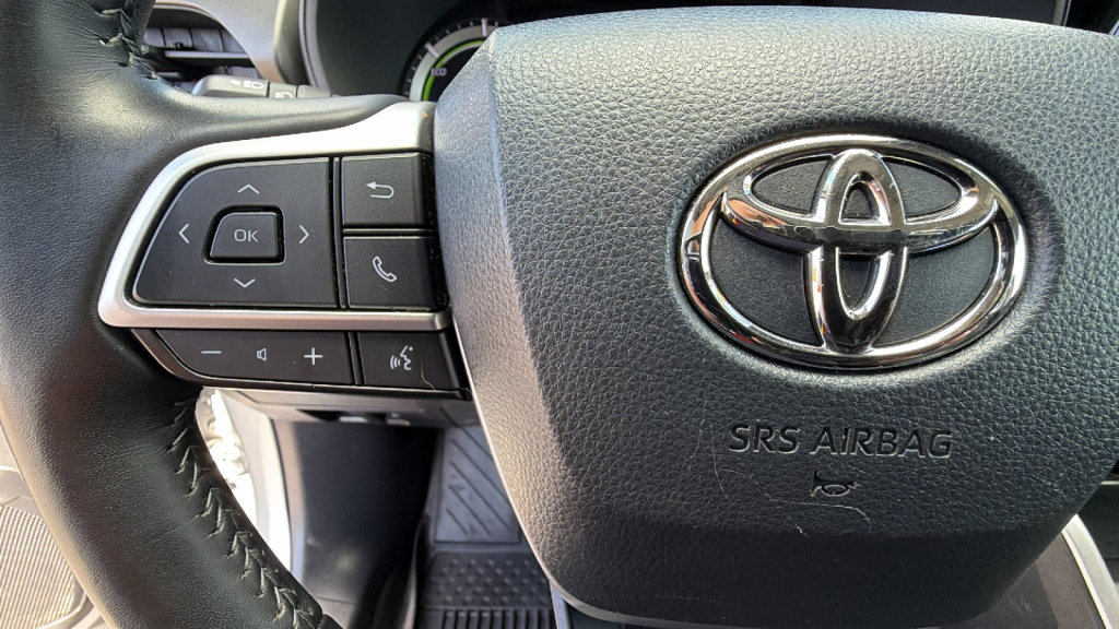 Used 2023 Toyota Highlander LE image 19