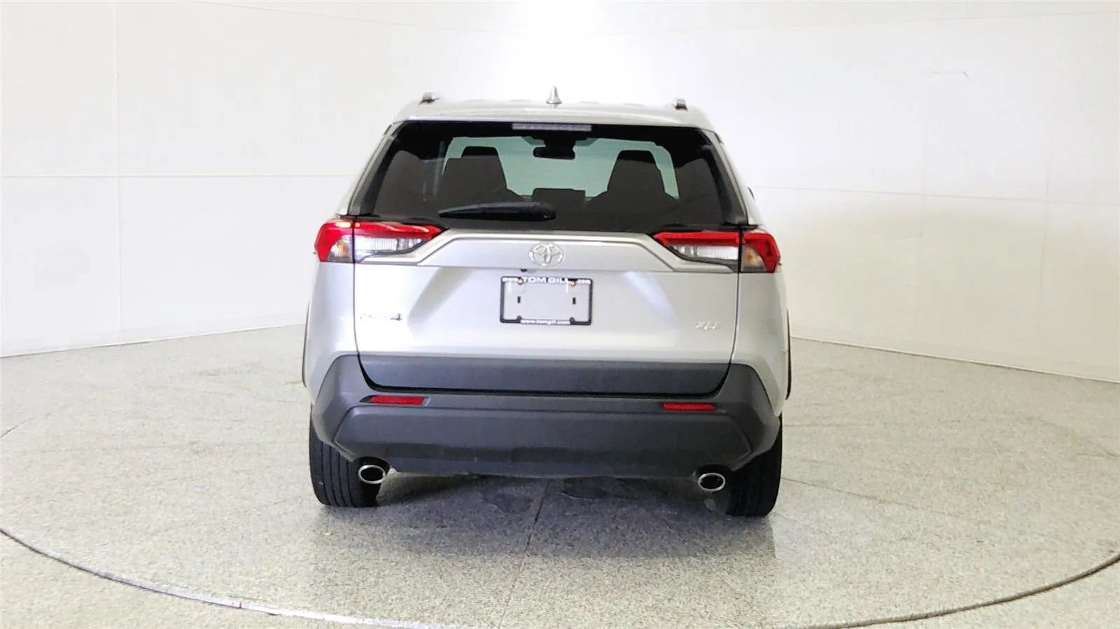 Used 2024 Toyota RAV4 XLE FWD image 6