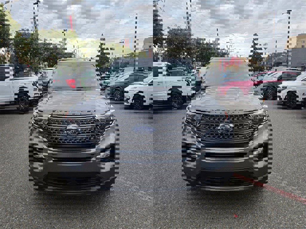 Used 2023 Ford Explorer XLT w/ Equipment Group 202A image 2