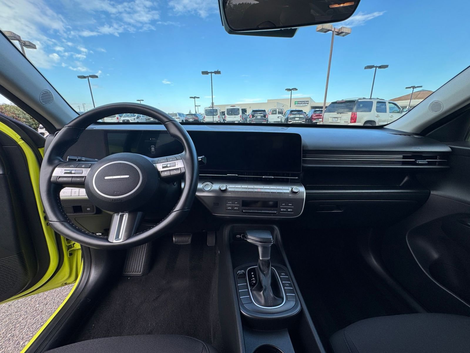 Used 2025 Hyundai Kona SEL image 33