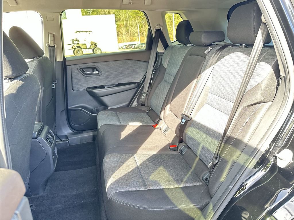 Used 2023 Nissan Rogue SV image 23