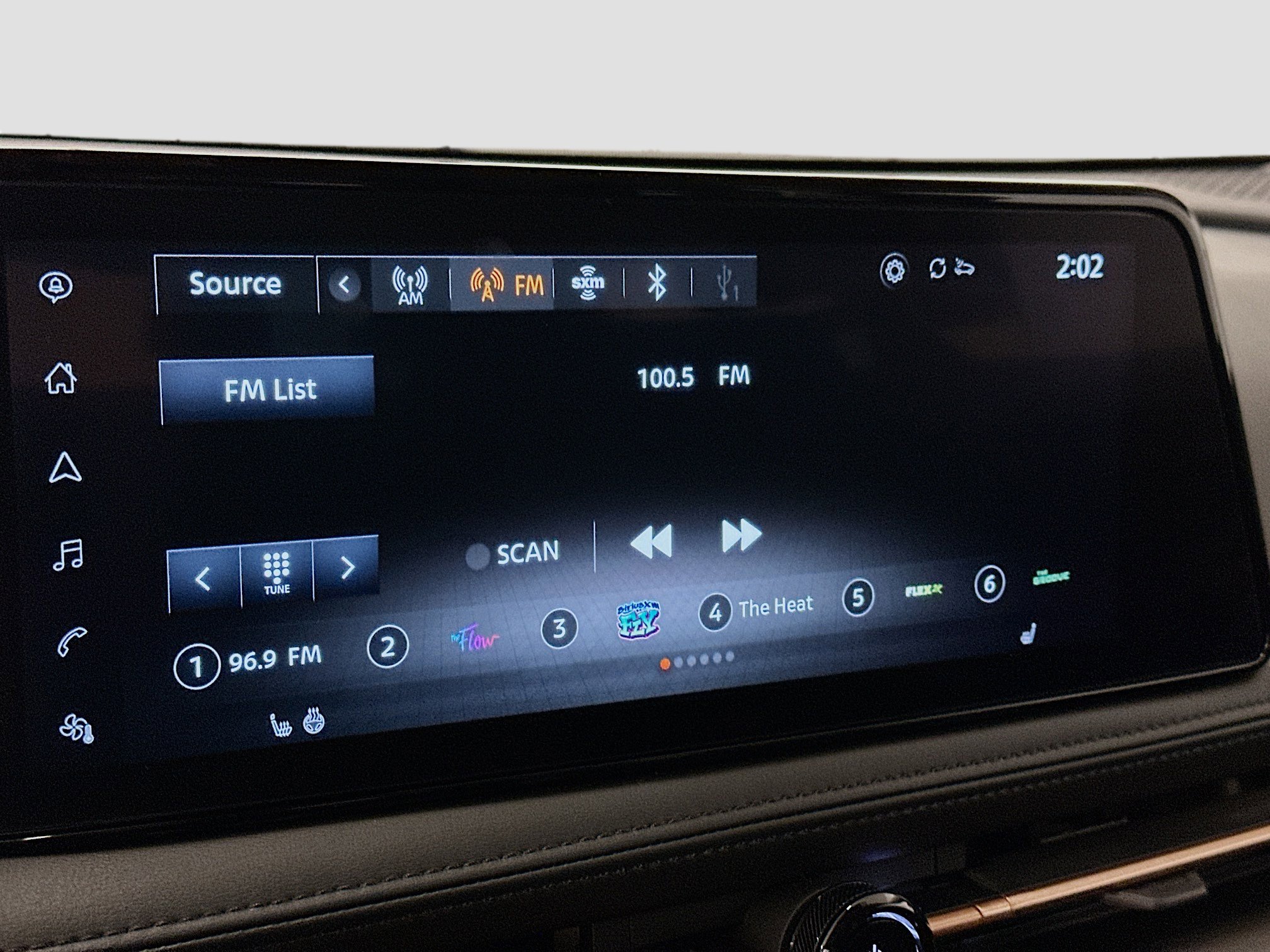 Used 2024 Nissan Ariya AWD image 21