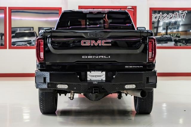 Used 2022 GMC Sierra 3500 Denali w/ Denali Black Diamond Edition image 11