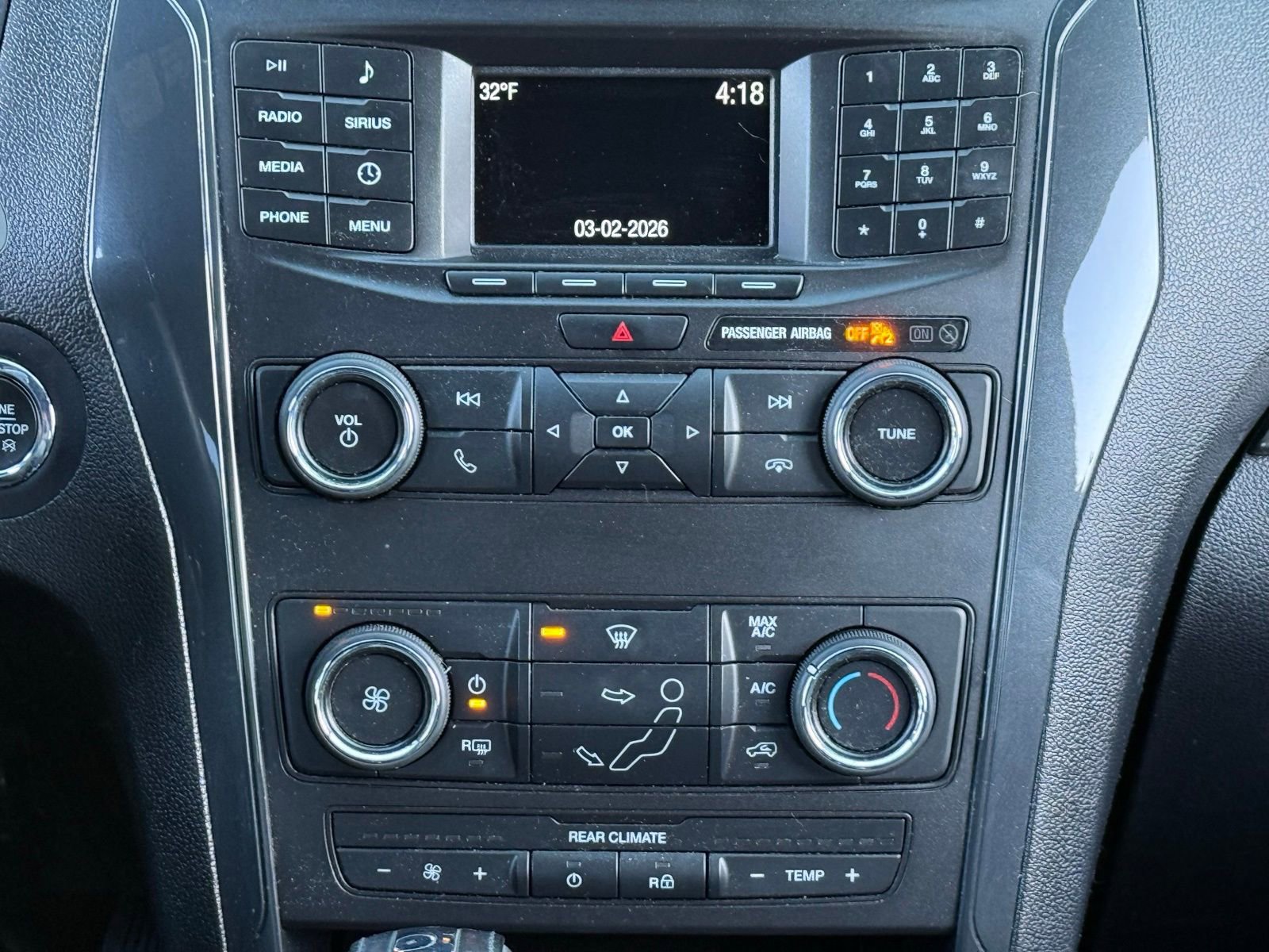 Used 2018 Ford Explorer XLT image 19