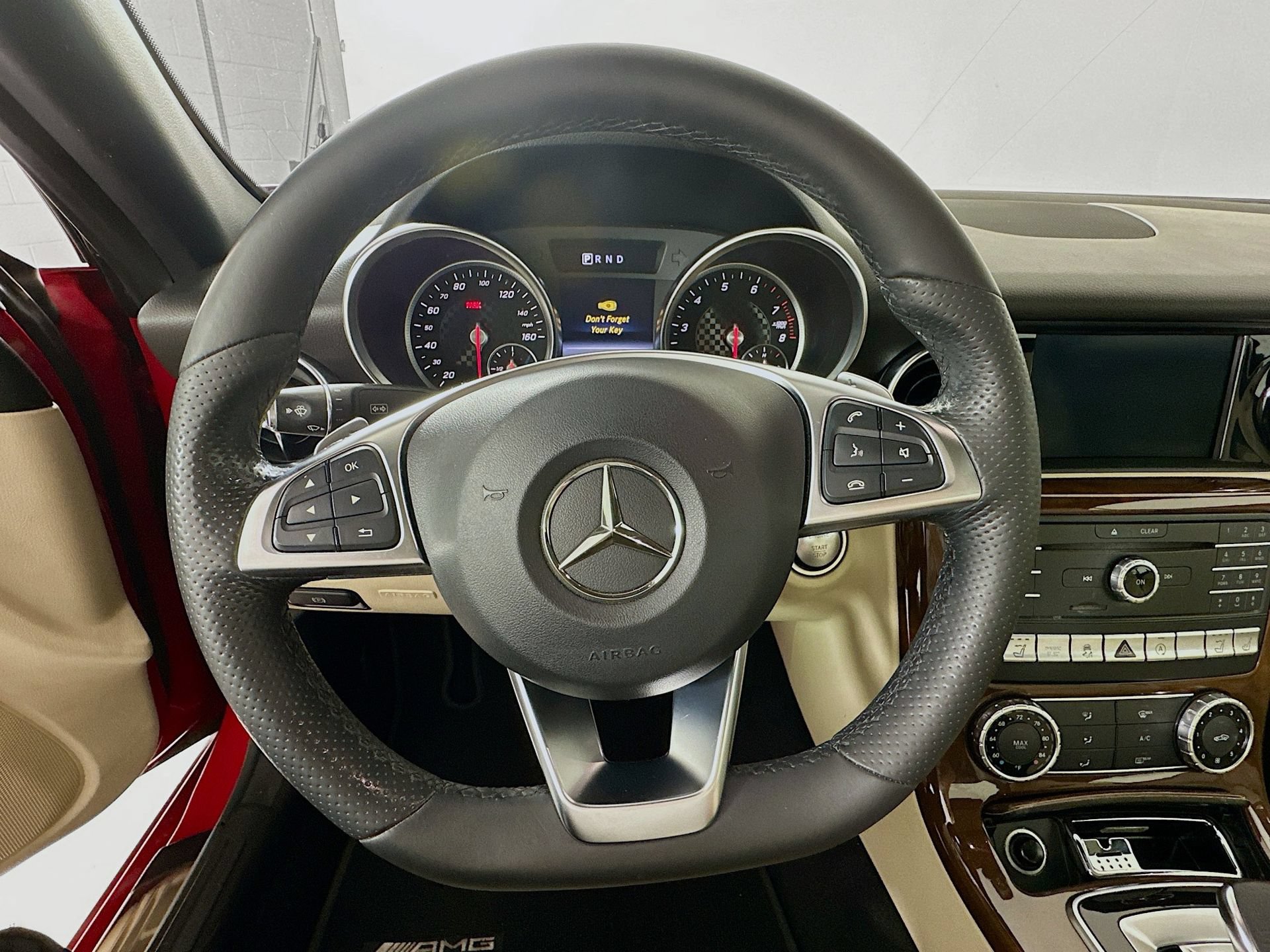 Used 2017 Mercedes-Benz SLC 300 image 12