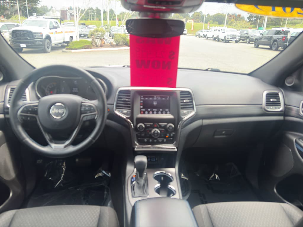 Used 2019 Jeep Grand Cherokee Laredo AWD/4WD image 17