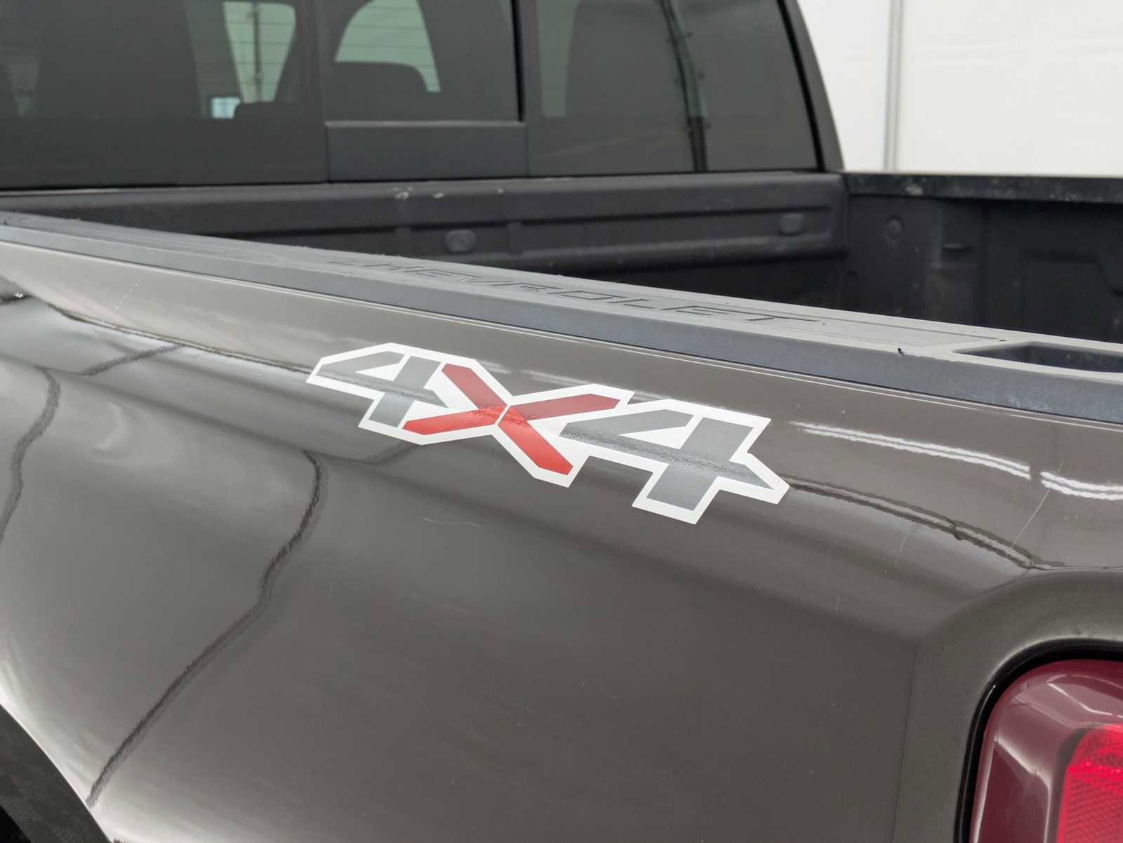 Used 2020 Chevrolet Silverado 1500 LTZ w/ LTZ Plus Package AWD/4WD image 11