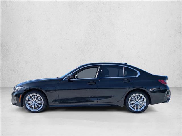 Used 2024 BMW 330e w/ Premium Package image 9