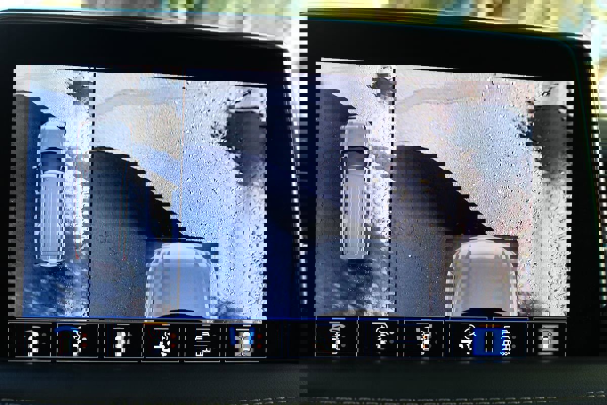 Used 2021 Chevrolet Tahoe Premier w/ Premium Package image 43