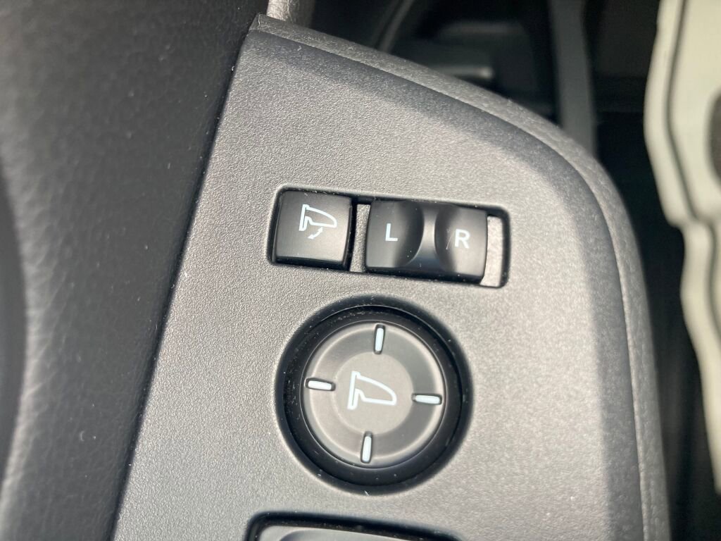 Used 2025 Honda Pilot TrailSport image 32