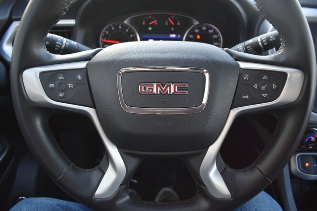 Used 2023 GMC Acadia SLT image 19