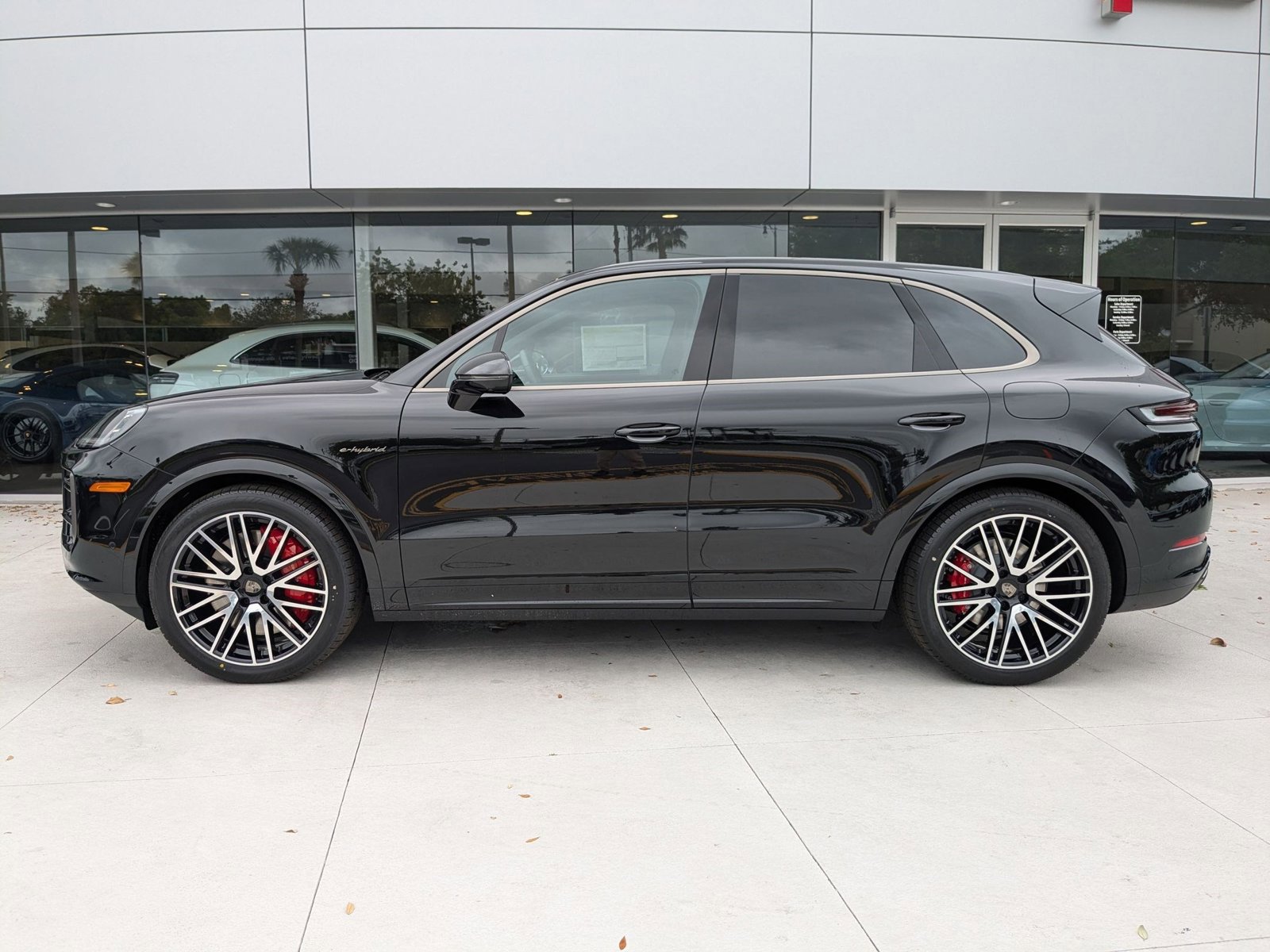New 2025 Porsche Cayenne Turbo AWD/4WD video 2