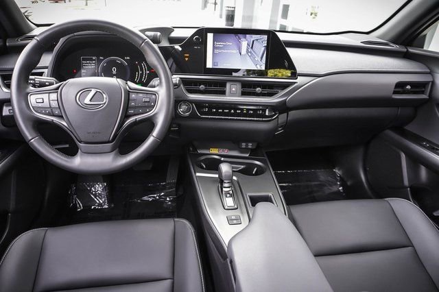Certified 2025 Lexus UX 300h FWD w/ Accessory Package (Z2) image 19